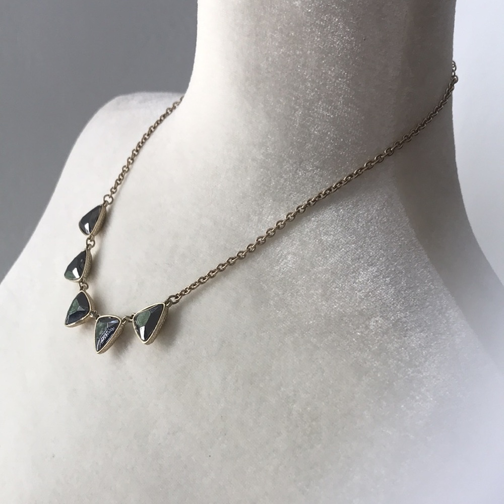 Triangular gem necklace - Picture 2 of 5